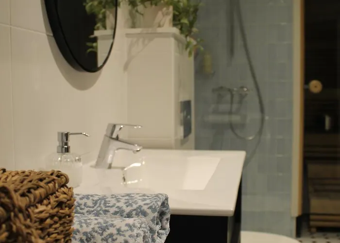 Cozy Scandinavian With Sauna & Free Parking *